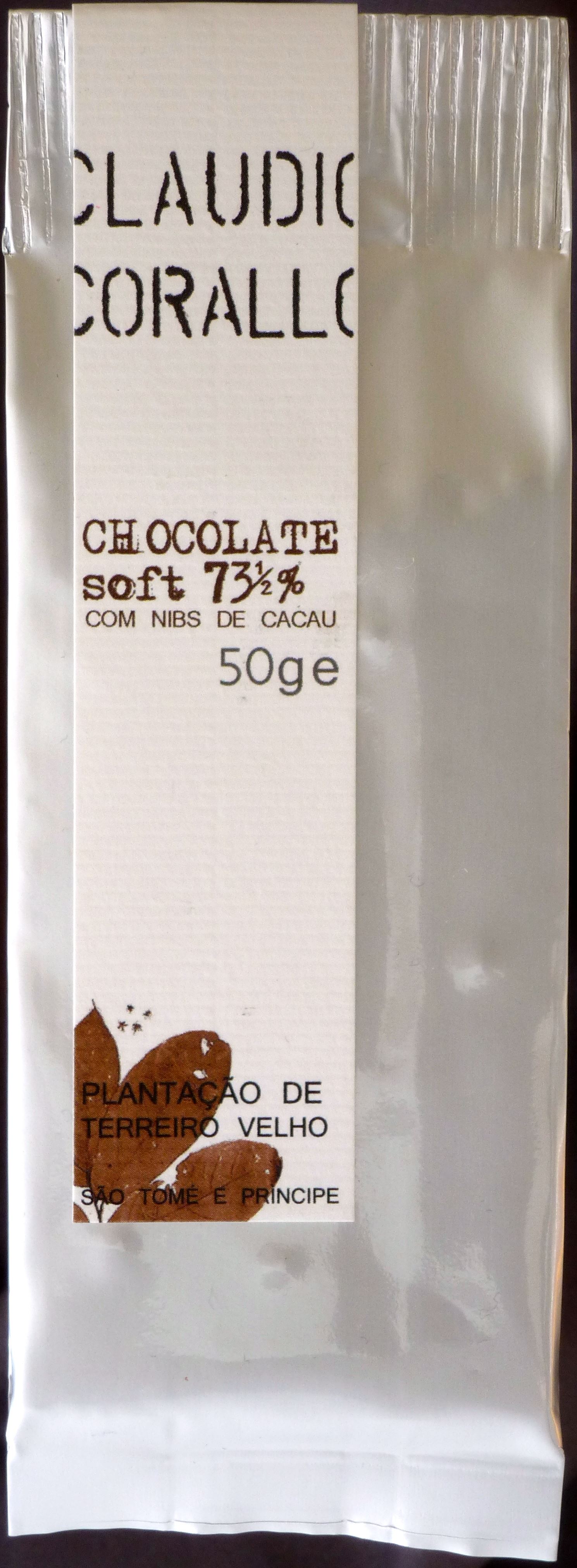 Vorderseite eines Päckchens Corallo Schokolade mit Kakaostückchen